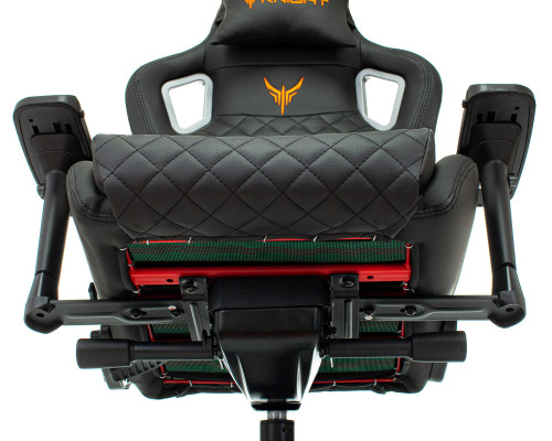 Кресло игровое Knight Titan черный/красный ромбик эко.кожа с подголов. крестов. металл