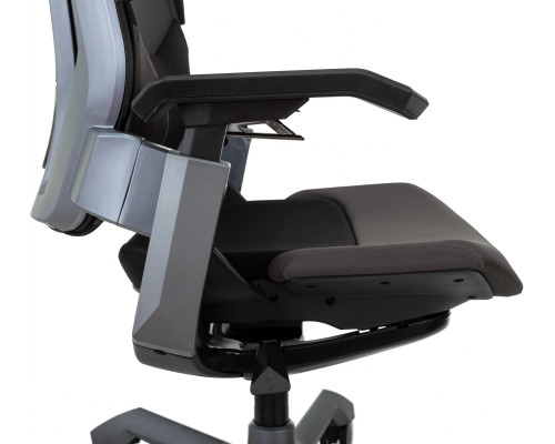 Кресло игровое Knight Aero черный крестов. пластик пластик серебро Кресло игровое Knight Aero черный крестов. пластик пластик серебро