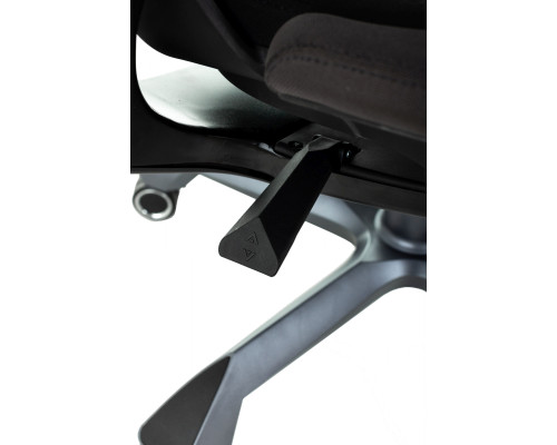 Кресло игровое Knight Aero черный крестов. пластик пластик серебро Кресло игровое Knight Aero черный крестов. пластик пластик серебро