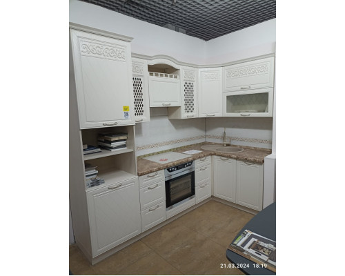 Кухня угловая Тиффани 2,6 м*1,4 м с выставки магазина распродажа Кухня угловая Тиффани 2,6 м*1,4 м с выставки магазина распродажа
