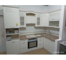 Кухня угловая Тиффани 2,6 м*1,4 м с выставки магазина распродажа 