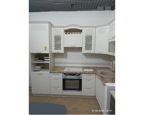 Кухня угловая Тиффани 2,6 м*1,4 м с выставки магазина распродажа Кухня угловая Тиффани 2,6 м*1,4 м с выставки магазина распродажа